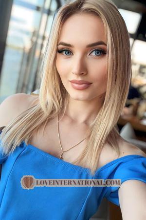 215623 - Maryna Age: 26 - Ukraine